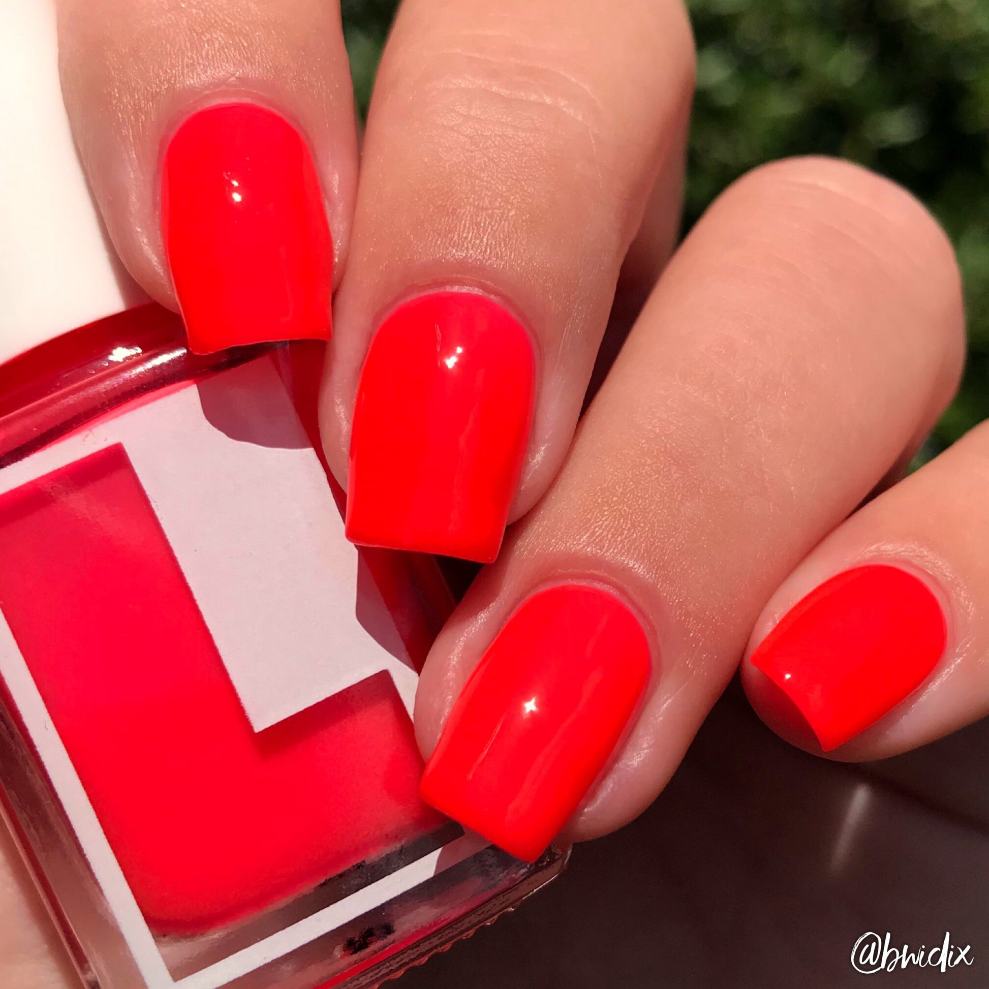 neon coral nails